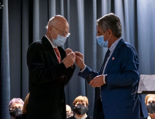 PEDRO CRESPO DE LARA RECIBE “LA ESTELA DE ORO DE LAS LETRAS DE CANTABRIA”.